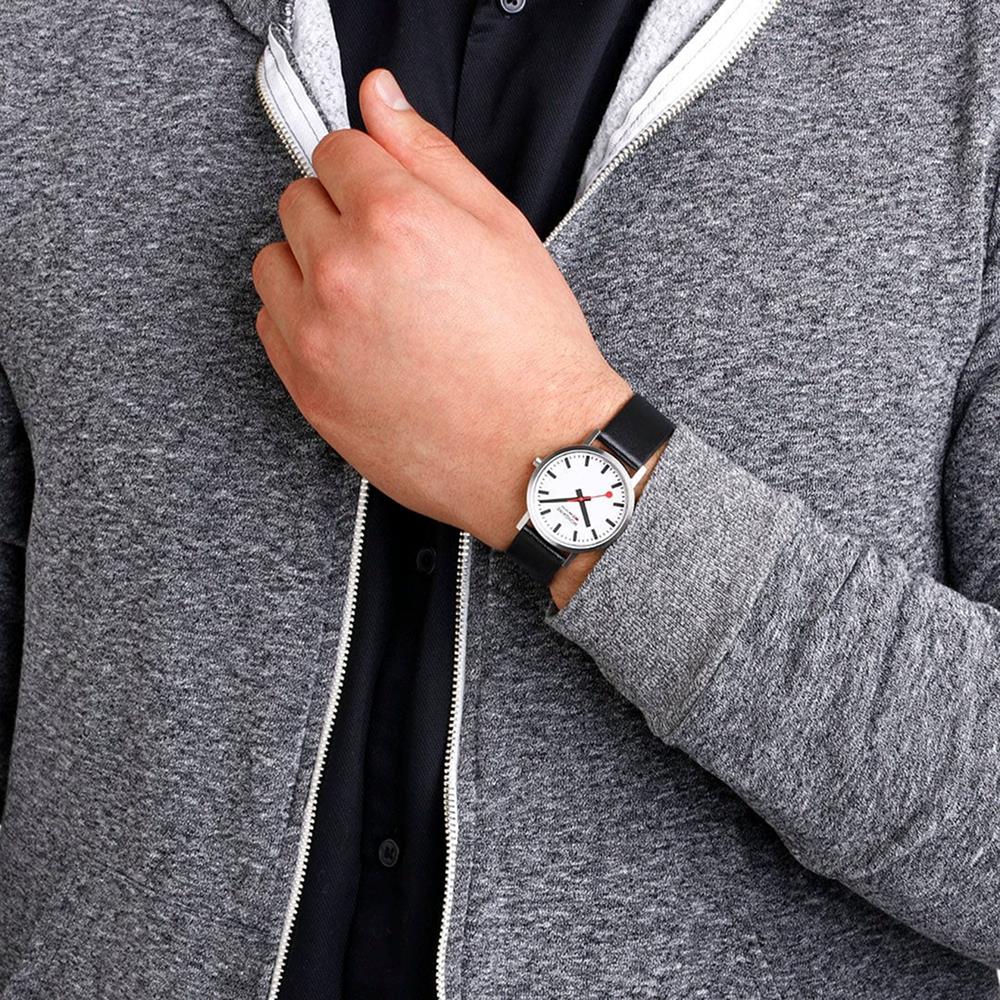 MONDAINE CLASSIC A660.30314.16SBBV Unisex Kol Saati - Görsel 2