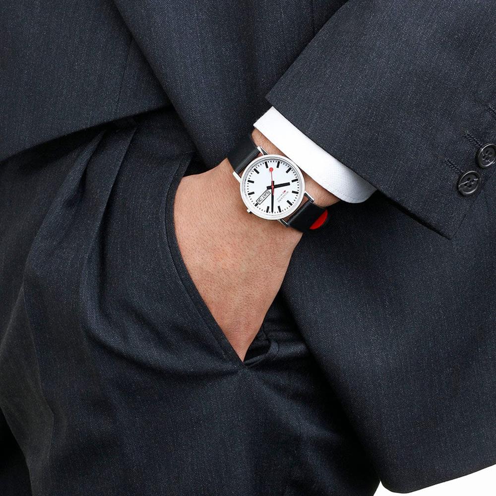 MONDAINE CLASSIC A667.30314.11SBBV Unisex Kol Saati - Görsel 2