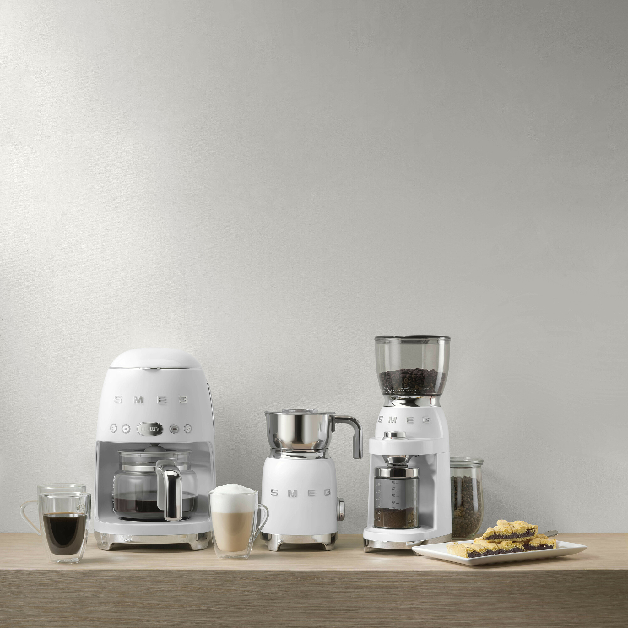 Smeg Standart Filtre Kahve Makinesi - Beyaz - Görsel 6
