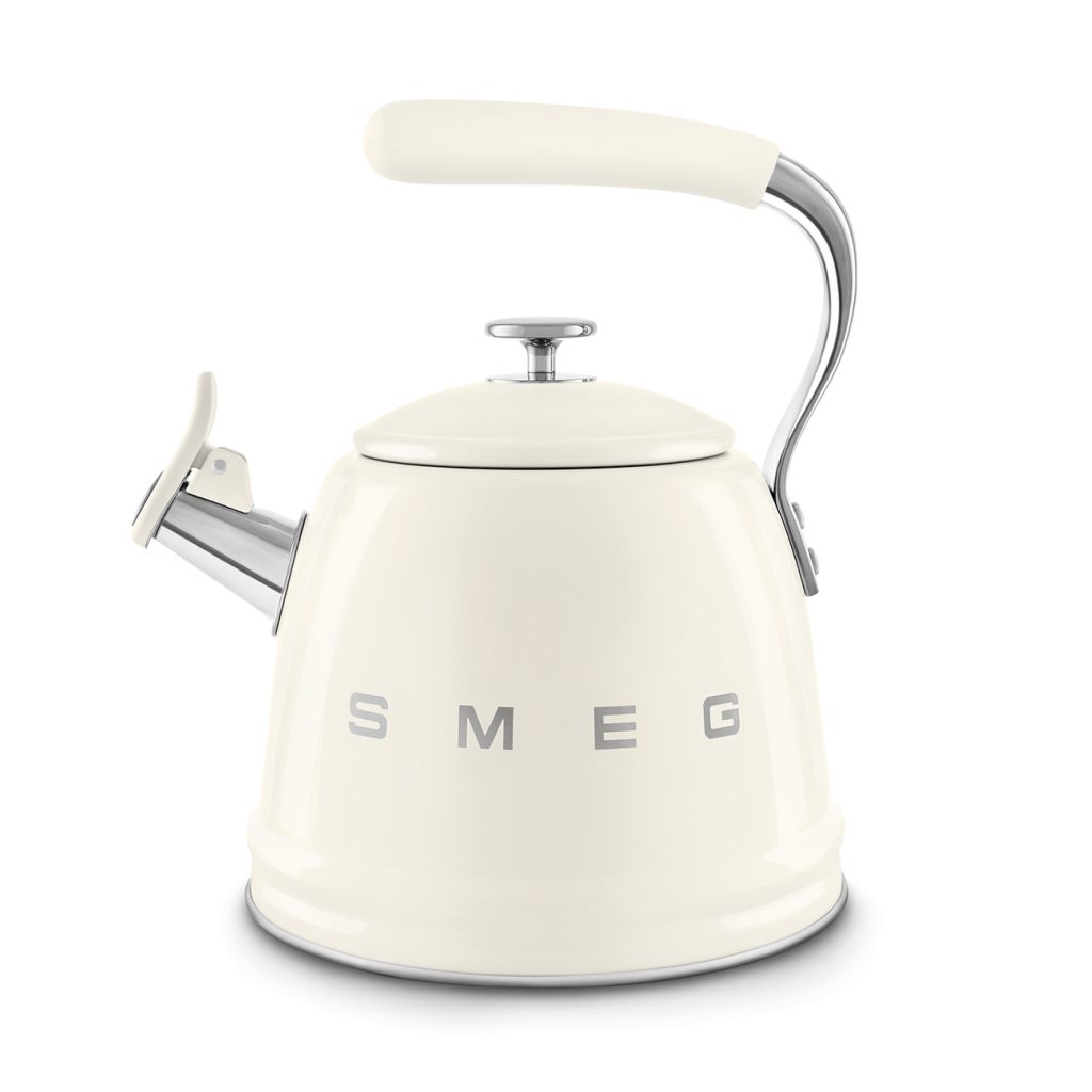Smeg Retro Set Üstü Islıklı Kettle (2.3 Litre) - Krem